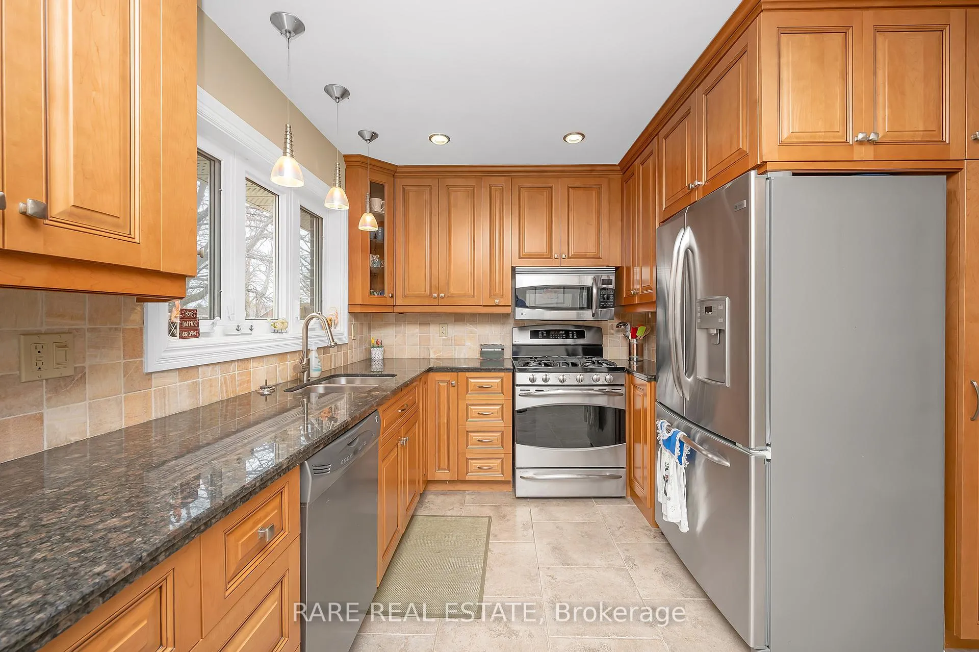 Photo 7 of 34 Carmen Avenue, Hamilton, Macassa — HOMEH