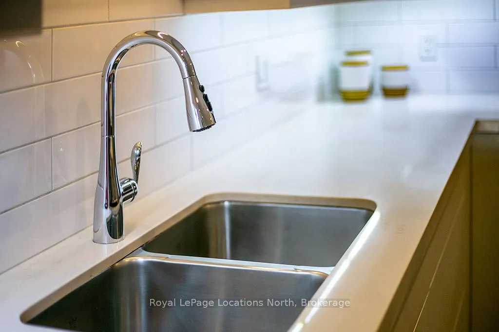 Photo 10 of 116 Cardinal Crescent, Welland, Coyle Creek — HOMEH