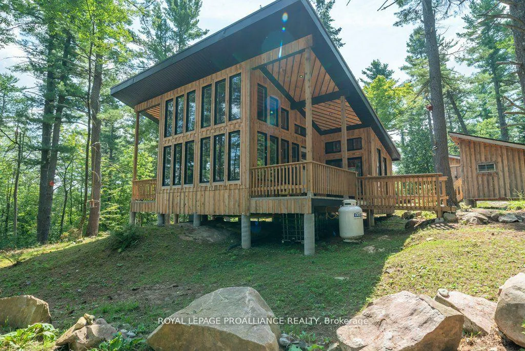 Front of 1812 Norway-Lake Lane