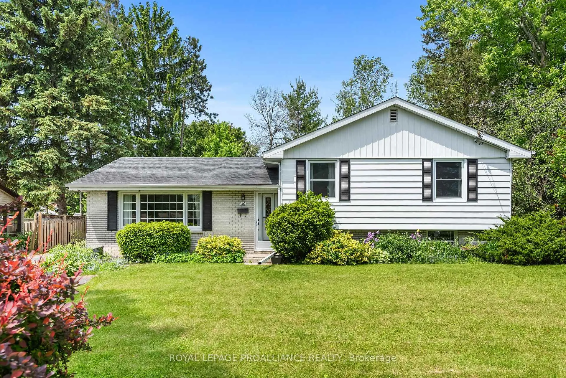 Photo 1 of 36 Applewood Drive, Belleville, Belleville Ward — HOMEH