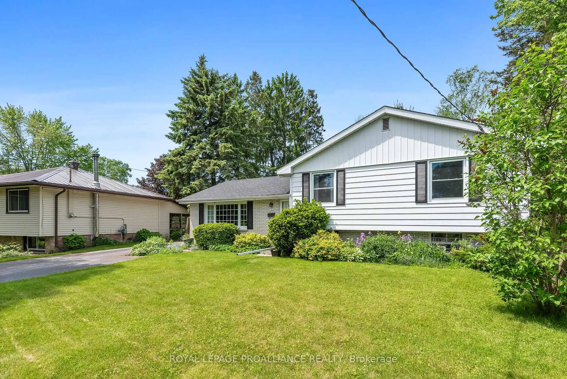 Photo 3 of 36 Applewood Drive, Belleville, Belleville Ward — HOMEH