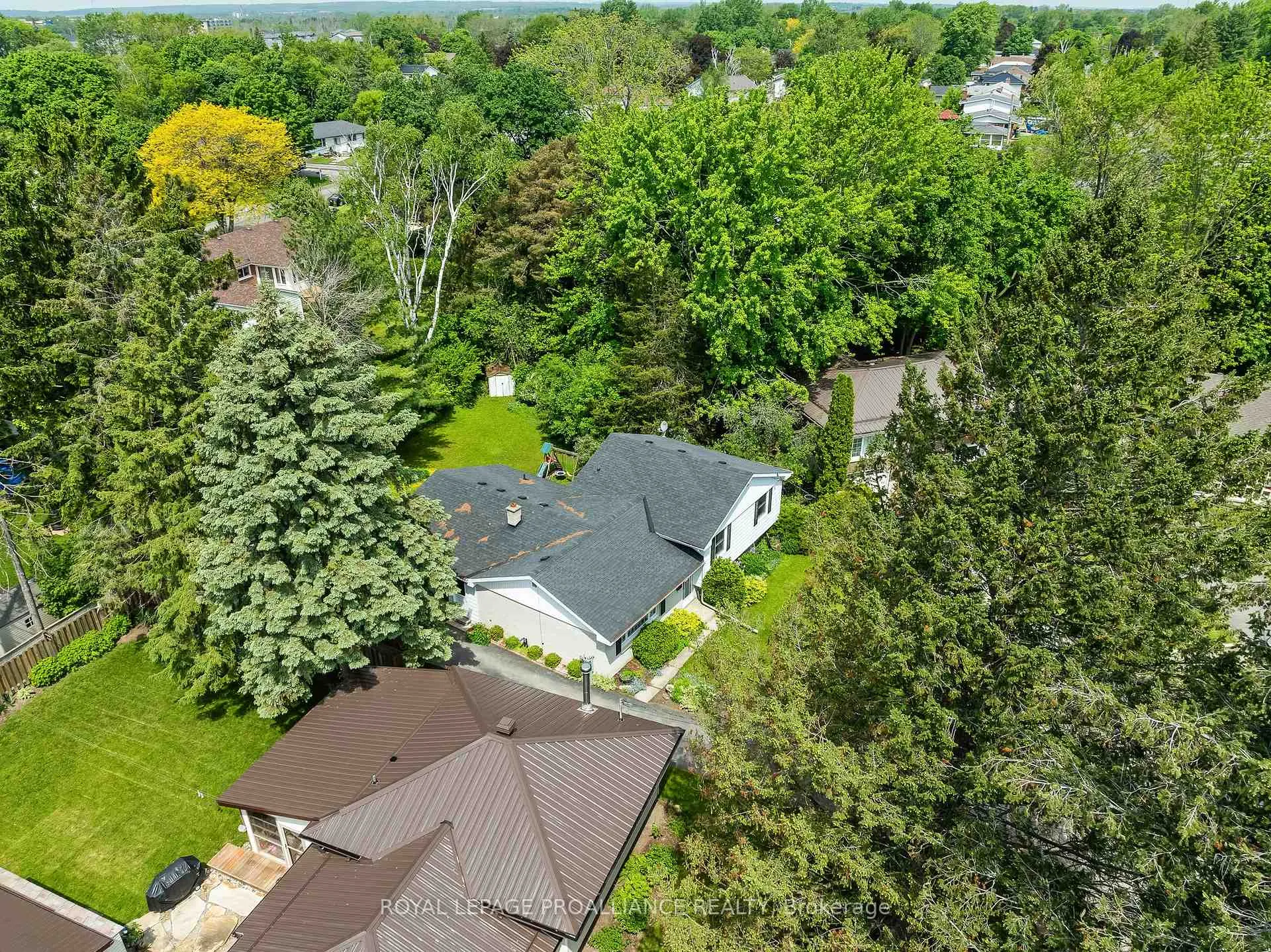 Photo 6 of 36 Applewood Drive, Belleville, Belleville Ward — HOMEH