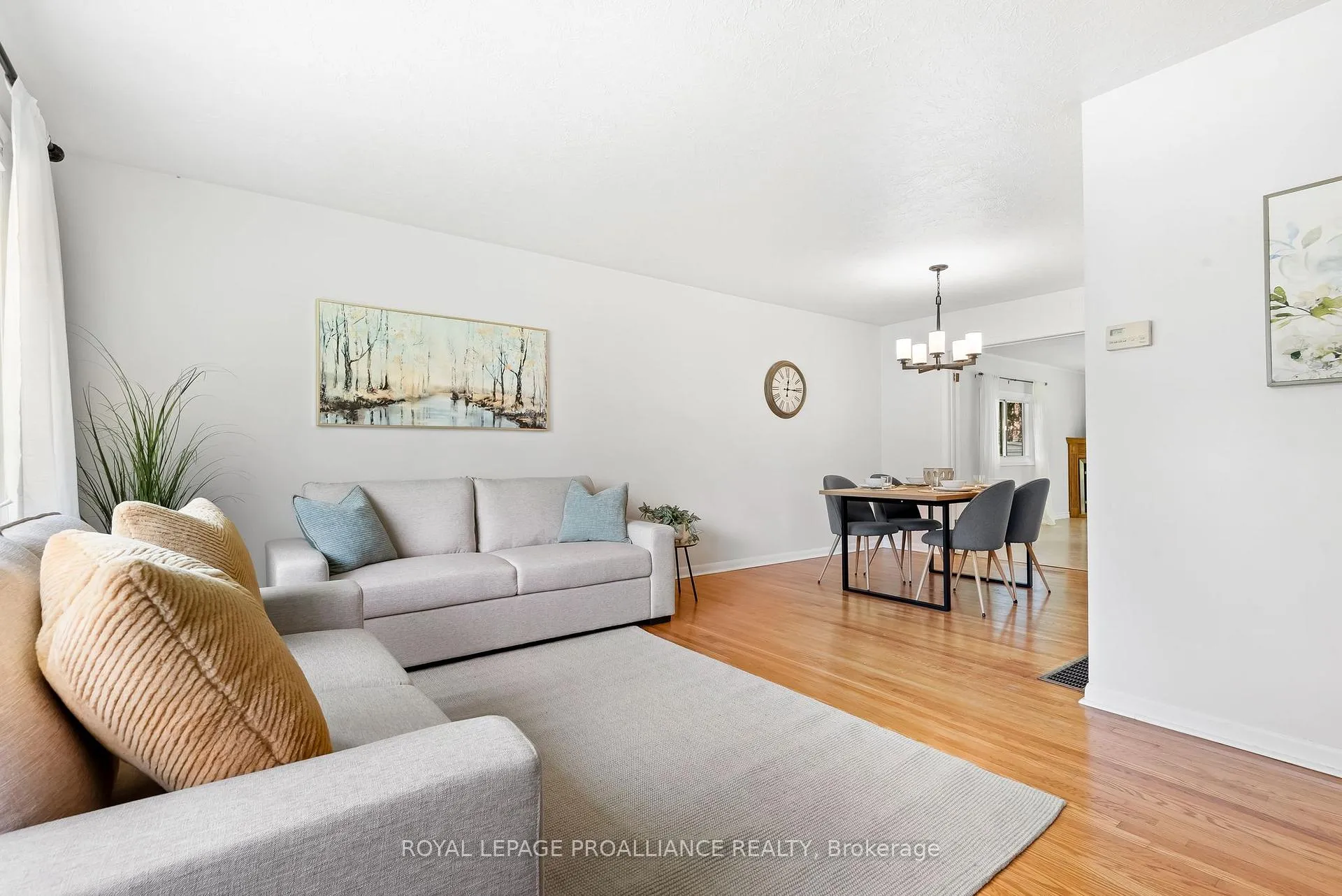 Photo 10 of 36 Applewood Drive, Belleville, Belleville Ward — HOMEH