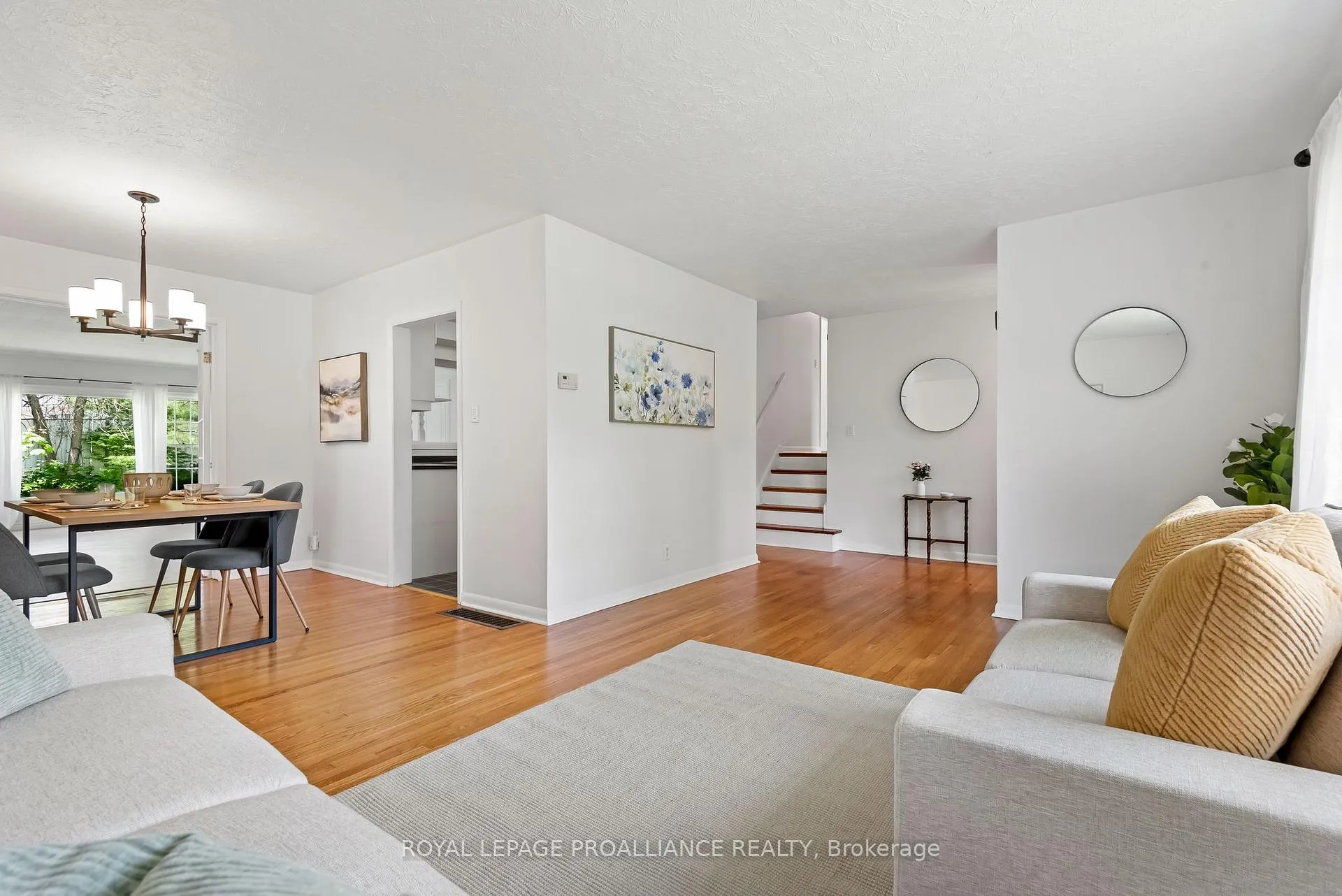 Photo 12 of 36 Applewood Drive, Belleville, Belleville Ward — HOMEH