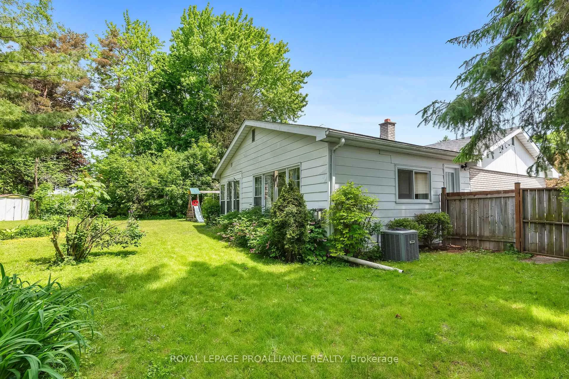 Photo 44 of 36 Applewood Drive, Belleville, Belleville Ward — HOMEH