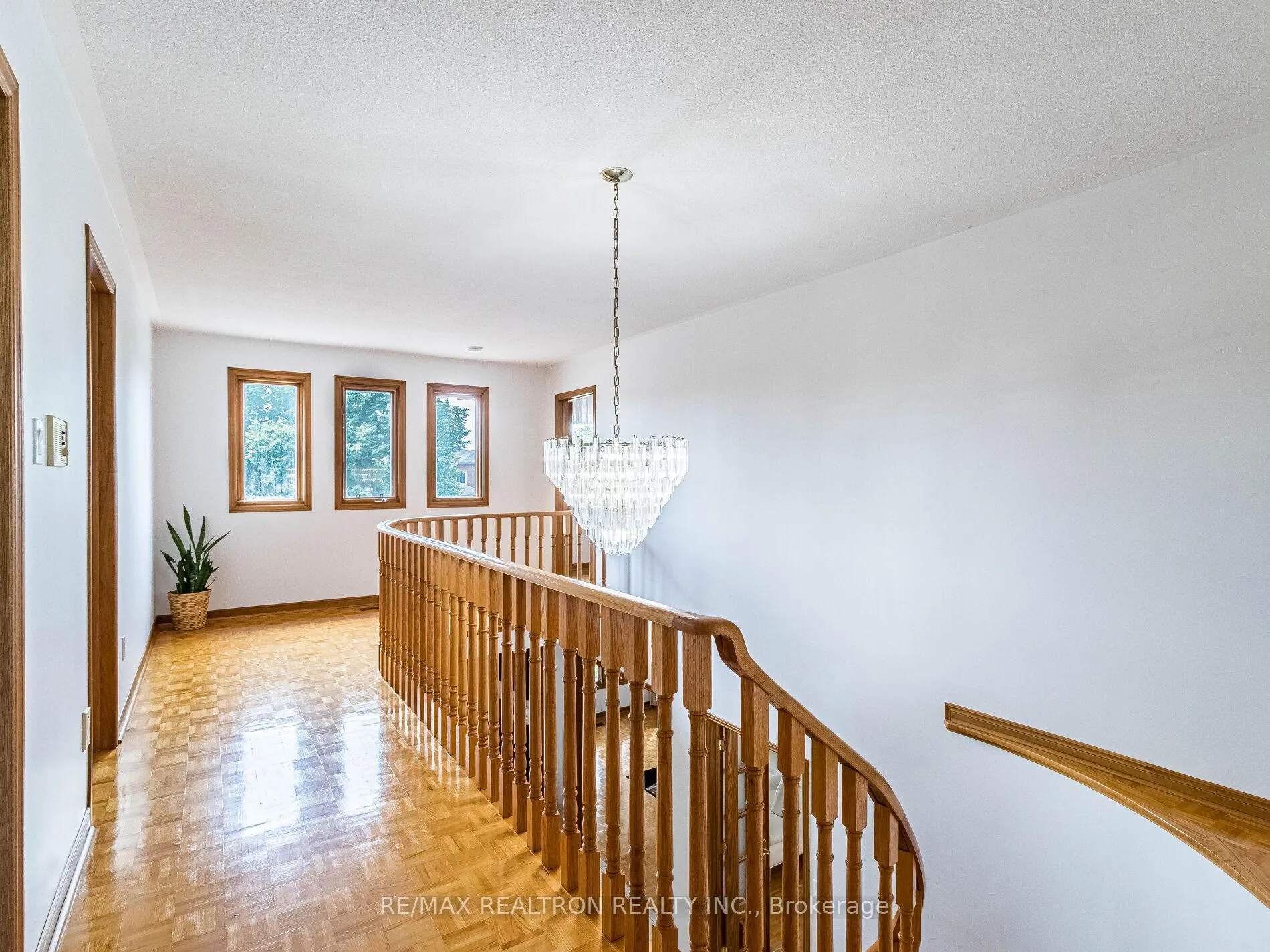 Photo 16 of 66 Nimbus Place, Vaughan, East Woodbridge — HOMEH