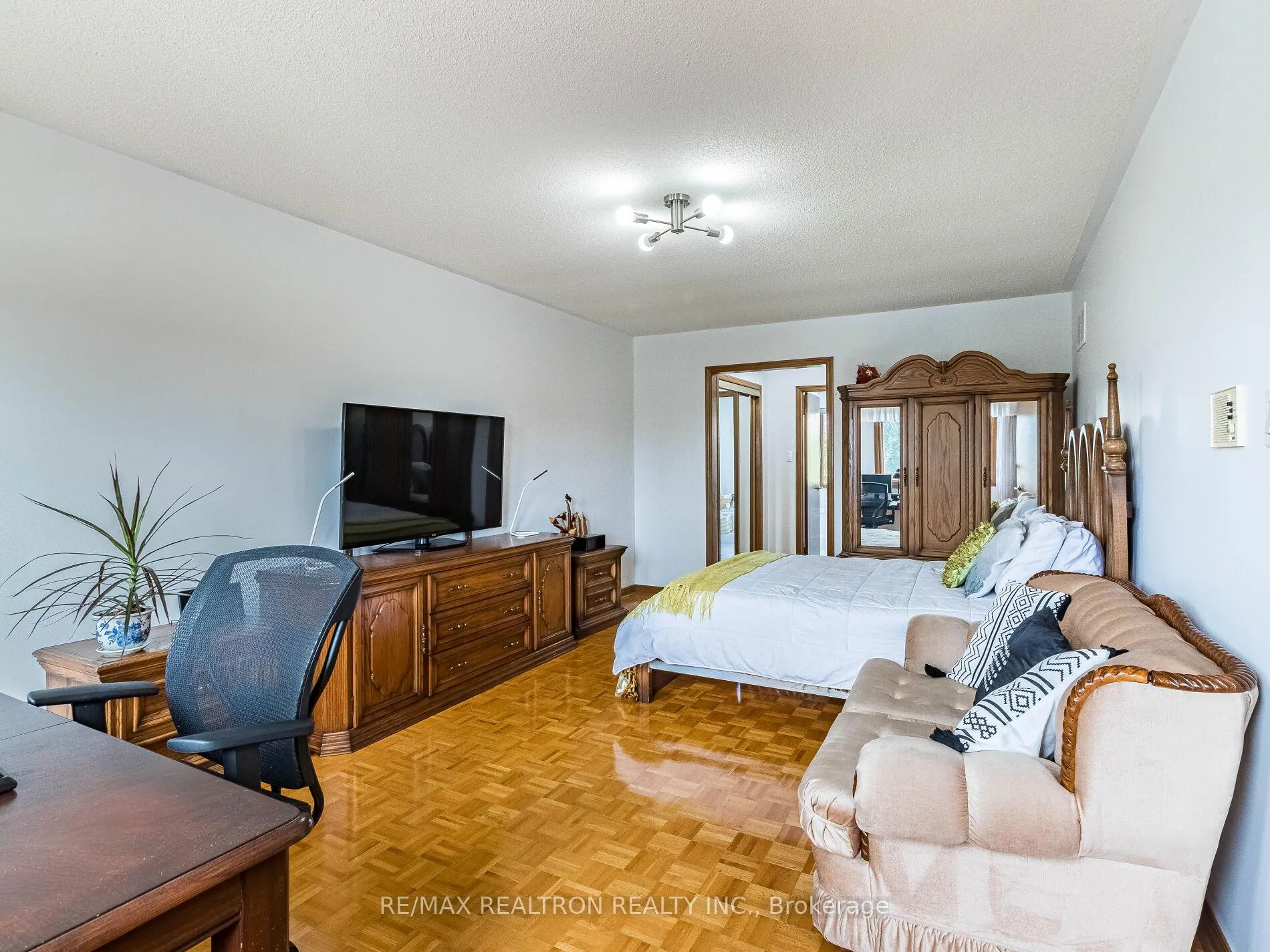 Photo 18 of 66 Nimbus Place, Vaughan, East Woodbridge — HOMEH
