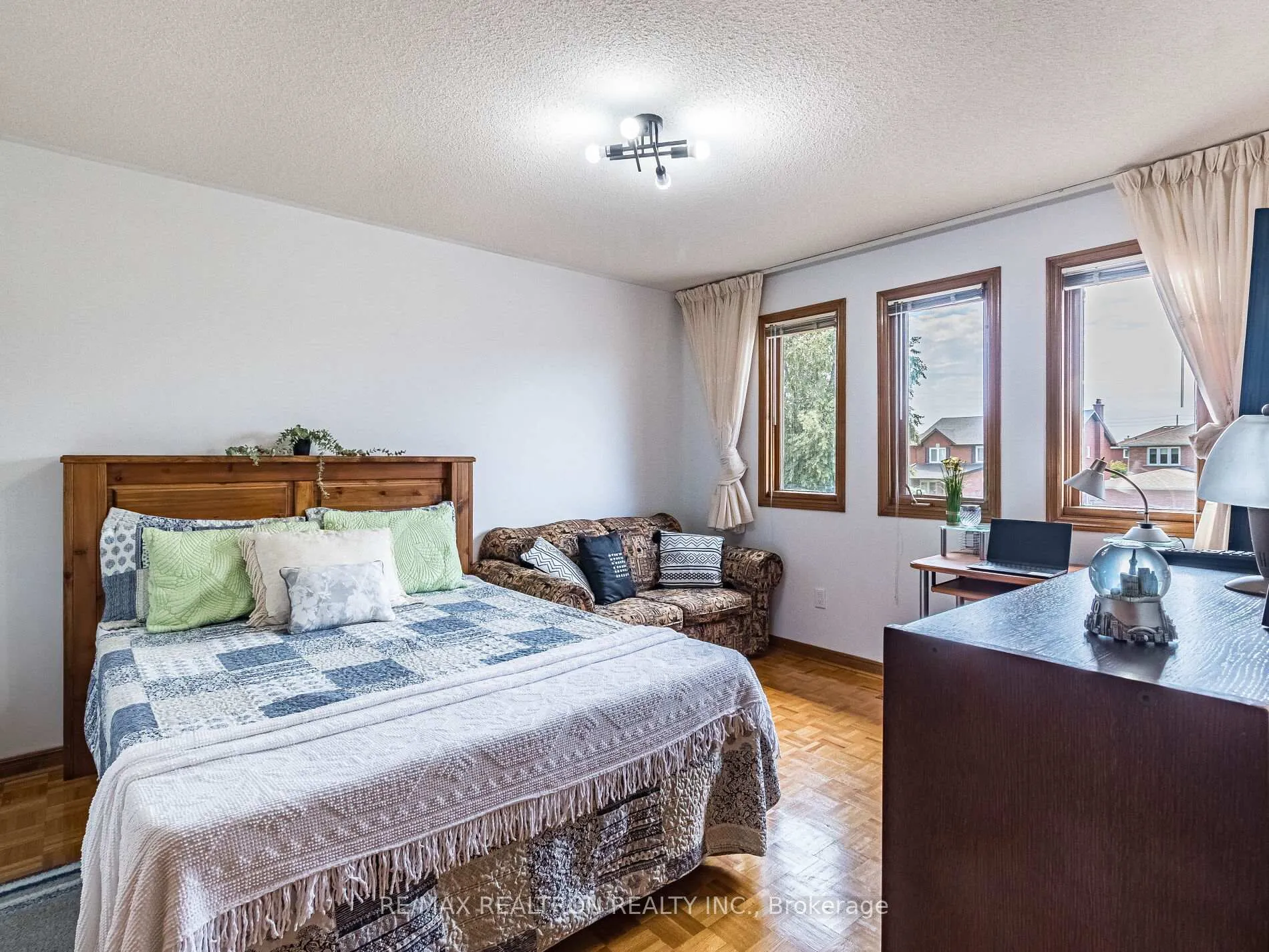 Photo 25 of 66 Nimbus Place, Vaughan, East Woodbridge — HOMEH