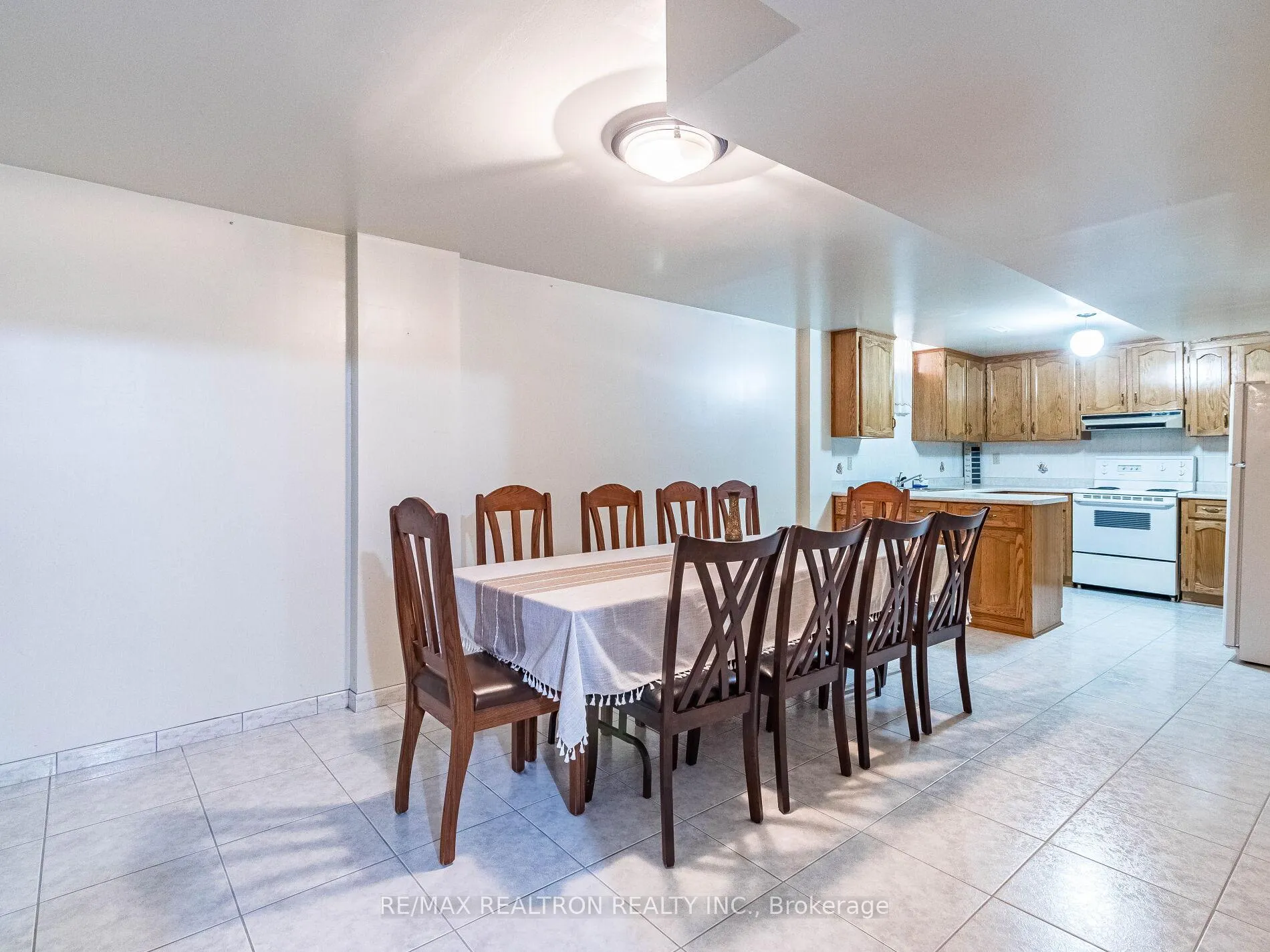 Photo 32 of 66 Nimbus Place, Vaughan, East Woodbridge — HOMEH