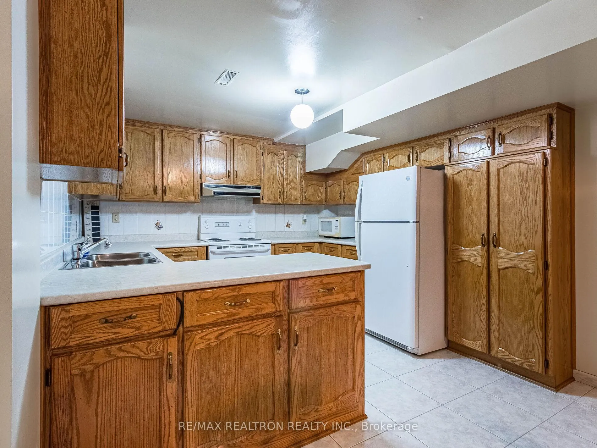 Photo 34 of 66 Nimbus Place, Vaughan, East Woodbridge — HOMEH