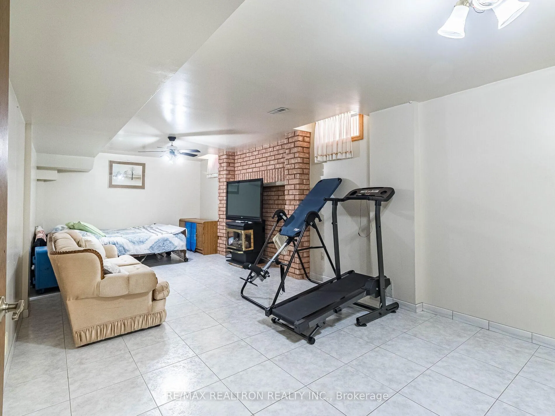 Photo 36 of 66 Nimbus Place, Vaughan, East Woodbridge — HOMEH