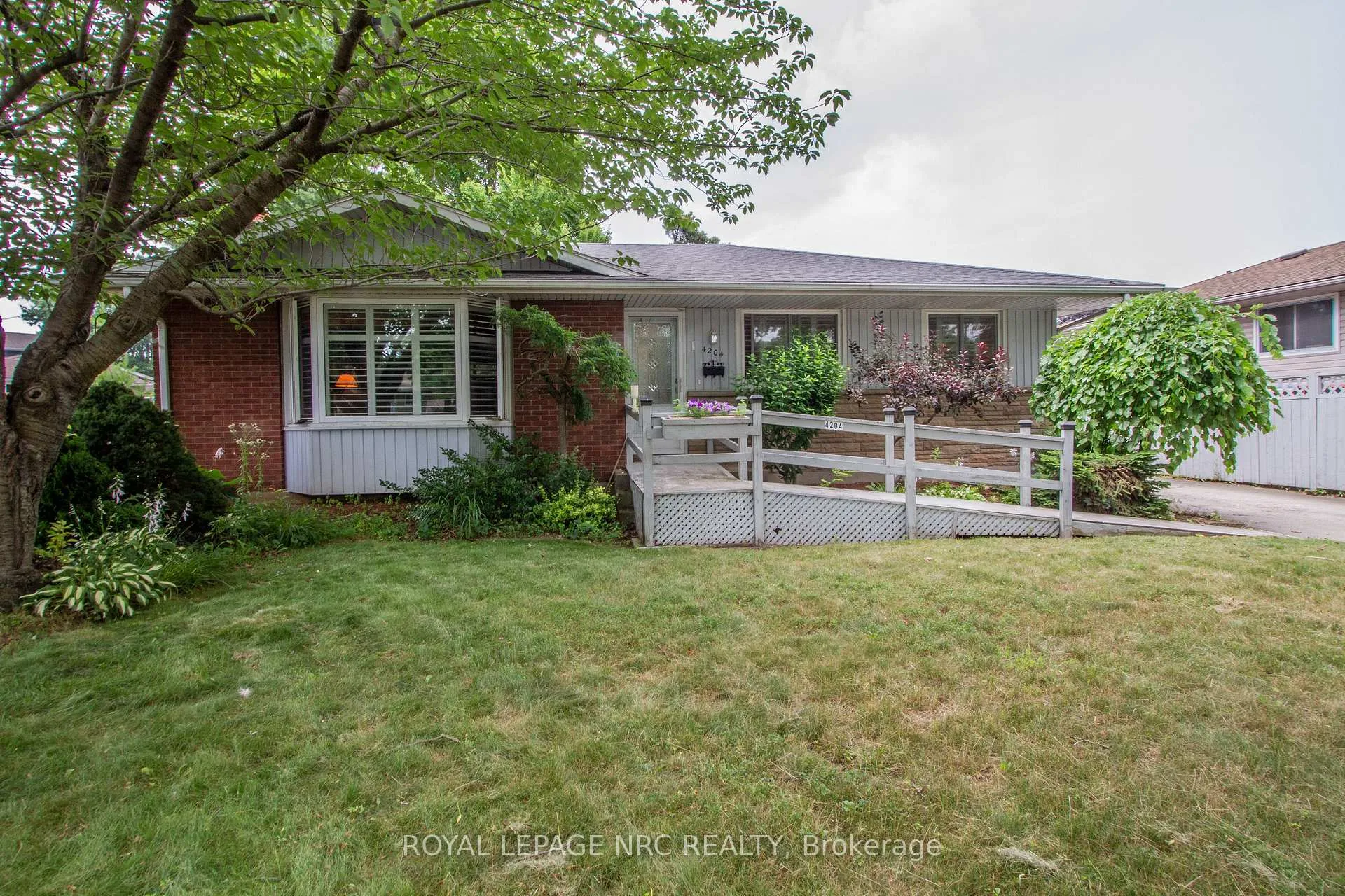 Photo 1 of 4204 Linwood Crescent, Niagara Falls, Morrison — HOMEH