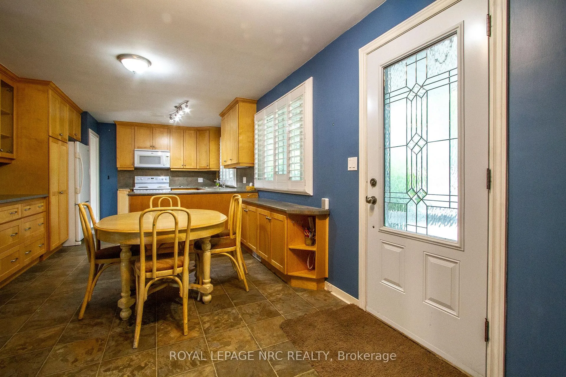 Photo 3 of 4204 Linwood Crescent, Niagara Falls, Morrison — HOMEH