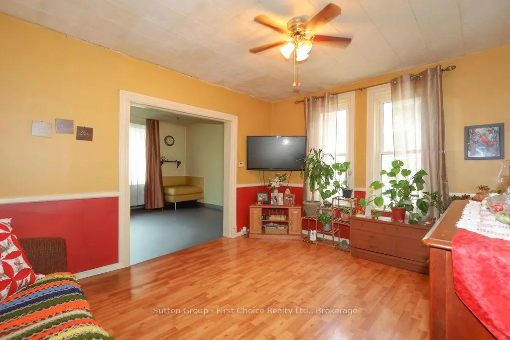 Photo 7 of 26 Mowat Street, Stratford — HOMEH