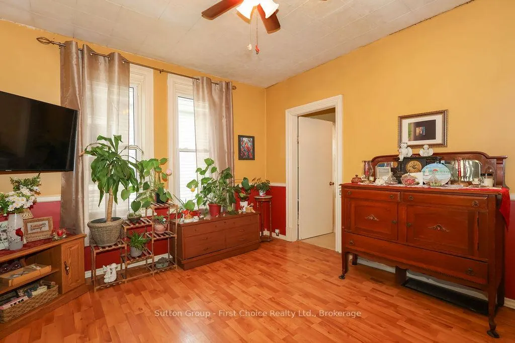 Photo 9 of 26 Mowat Street, Stratford — HOMEH