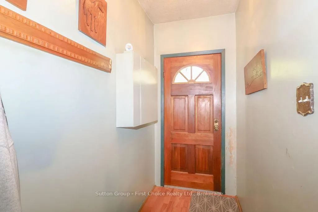 Photo 12 of 26 Mowat Street, Stratford — HOMEH