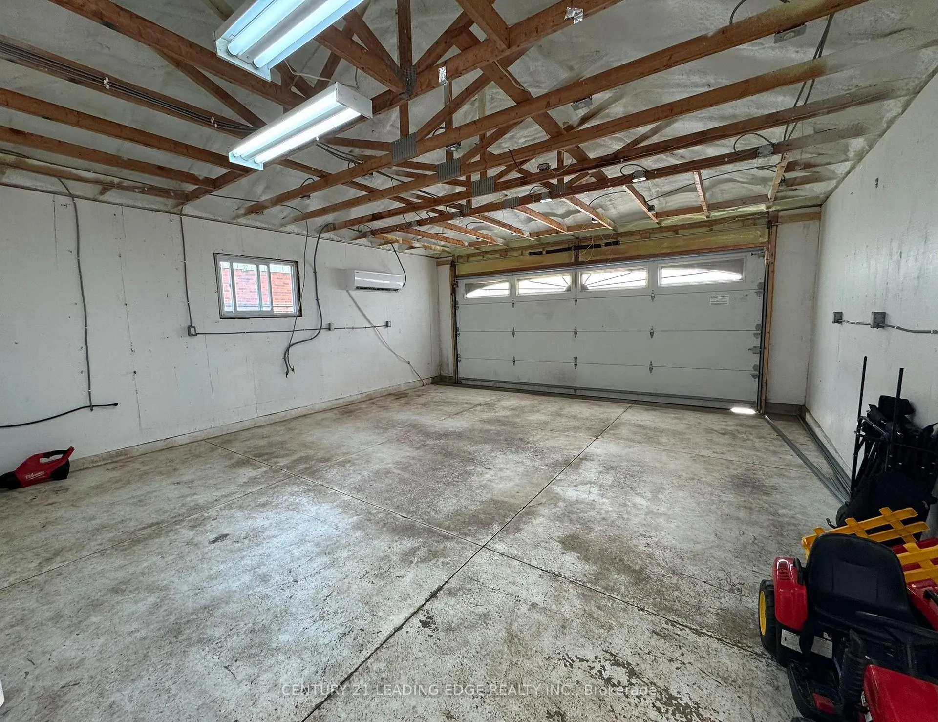 Photo 23 of 8276 White Church Road E, Hamilton, Mount Hope — HOMEH