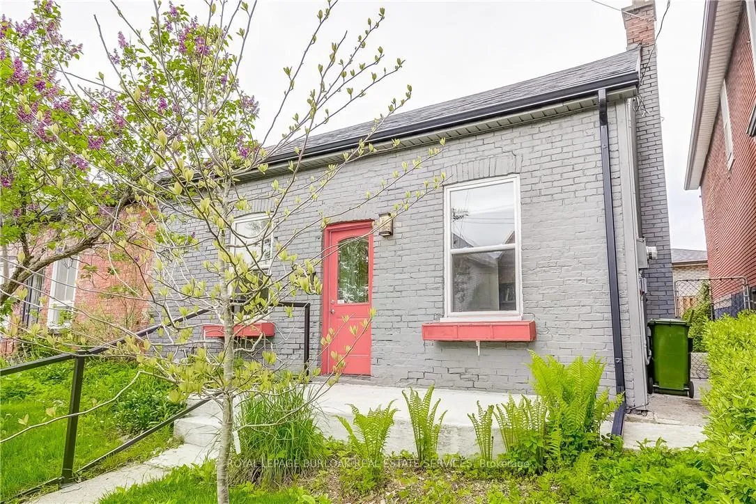 Photo 2 of 185 Simcoe Street E, Hamilton, North End — HOMEH