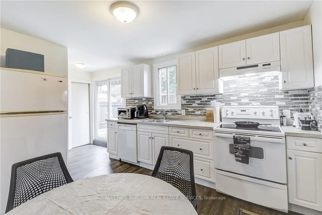 Photo 11 of 185 Simcoe Street E, Hamilton, North End — HOMEH