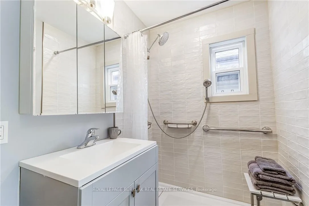 Photo 23 of 185 Simcoe Street E, Hamilton, North End — HOMEH