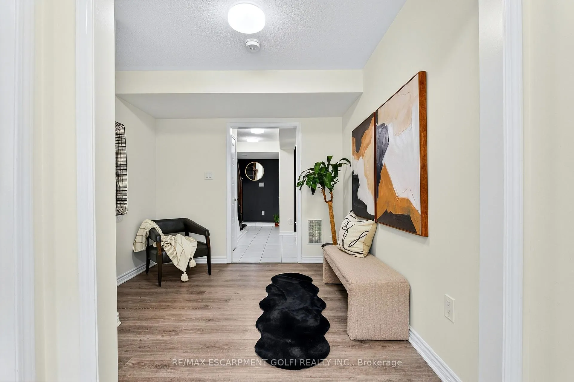 Photo 3 of Unit 57, 22 Spring Creek Drive, Hamilton, Waterdown — HOMEH