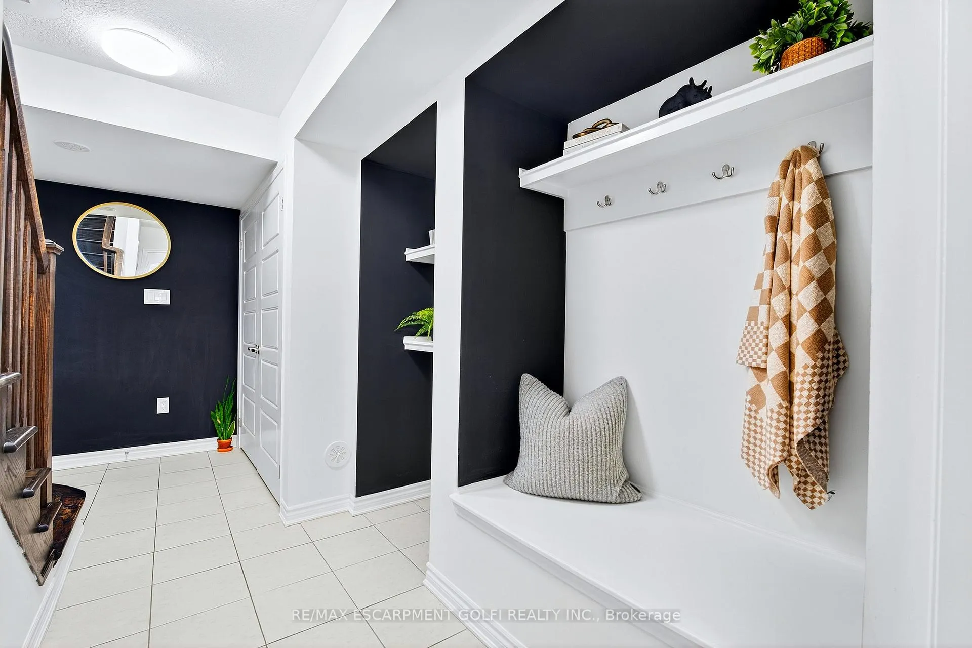 Photo 5 of Unit 57, 22 Spring Creek Drive, Hamilton, Waterdown — HOMEH