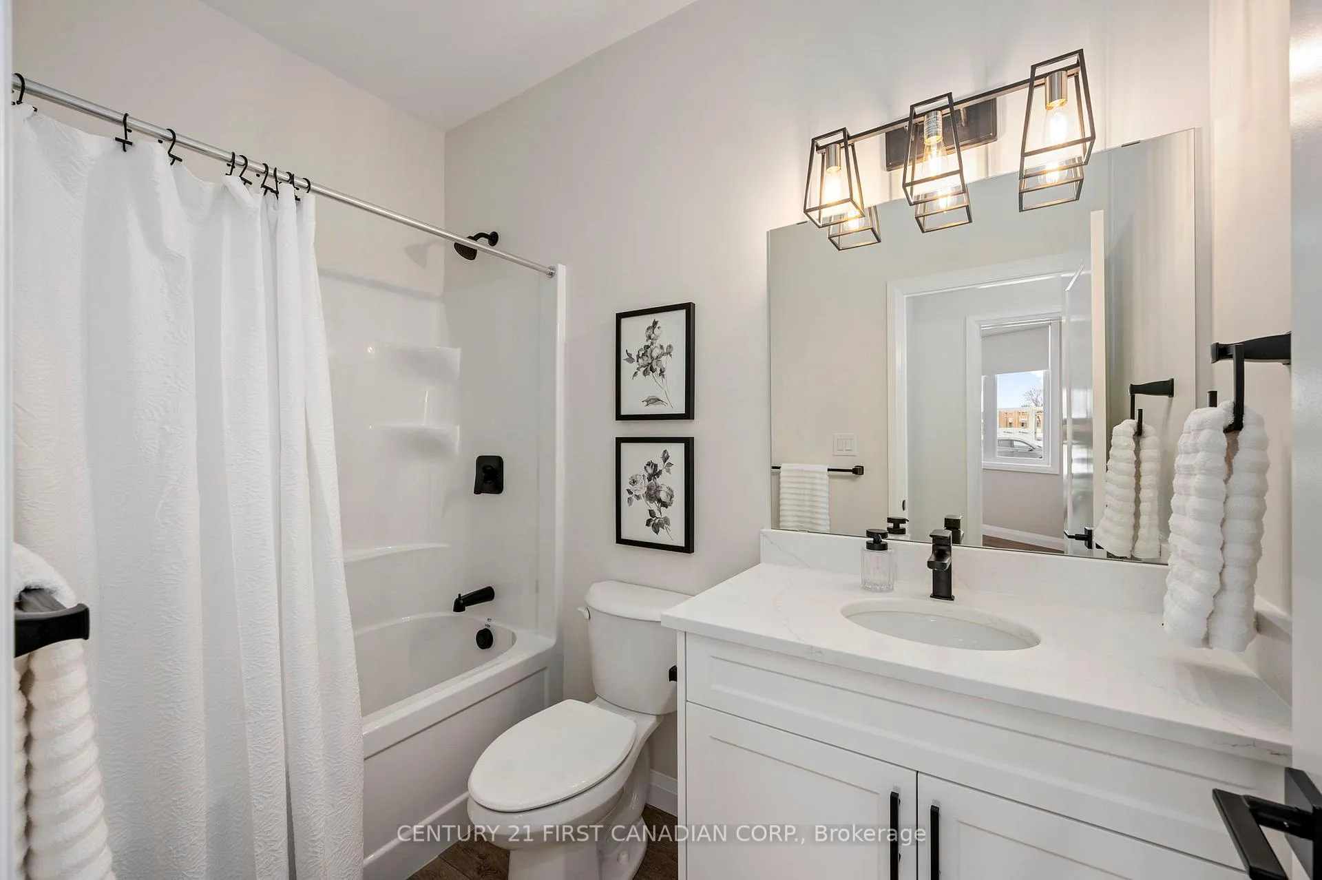Photo 18 of Unit 5, 32 Postma Crescent, North Middlesex, Alisa Craig — HOMEH