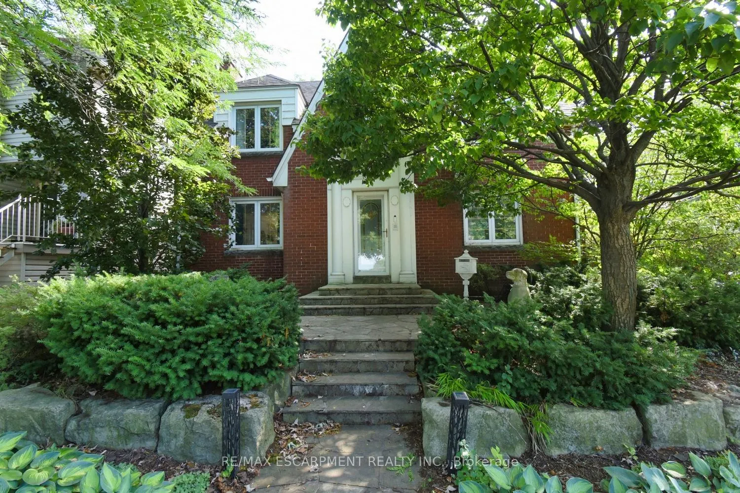 Photo 1 of 200 Concession Street, Hamilton, Centremount — HOMEH