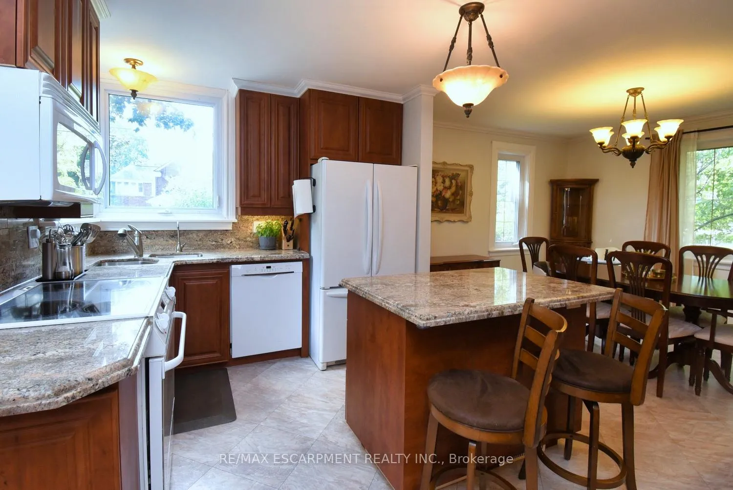 Photo 11 of 200 Concession Street, Hamilton, Centremount — HOMEH
