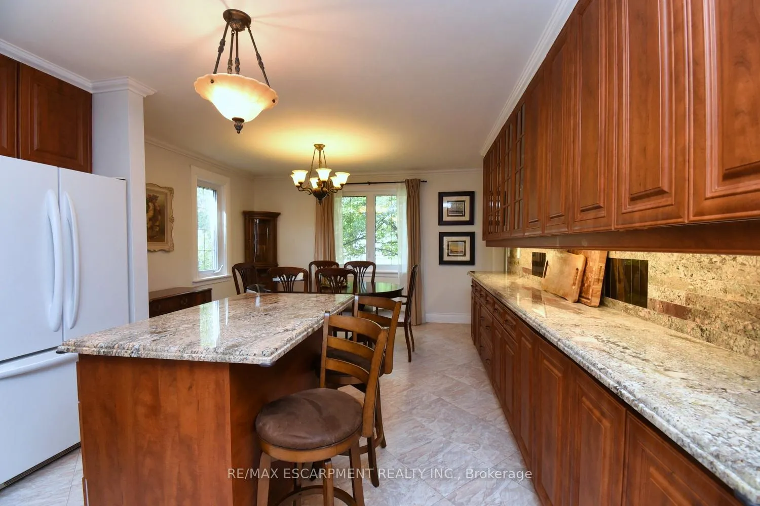 Photo 14 of 200 Concession Street, Hamilton, Centremount — HOMEH