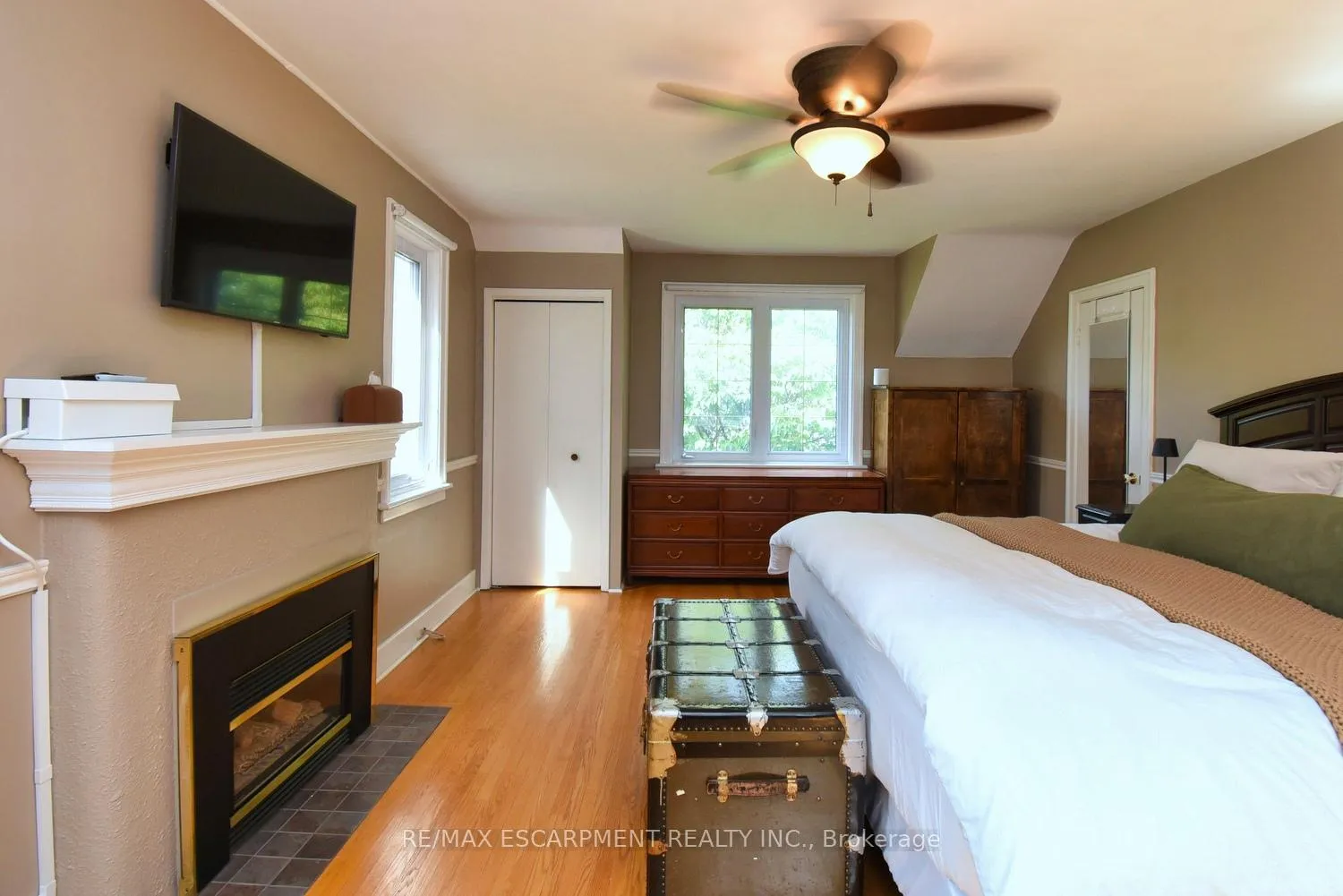 Photo 20 of 200 Concession Street, Hamilton, Centremount — HOMEH