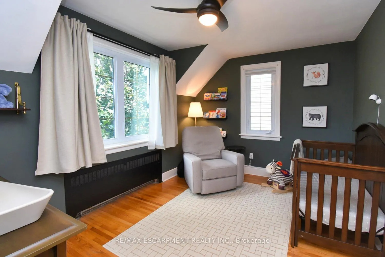 Photo 23 of 200 Concession Street, Hamilton, Centremount — HOMEH