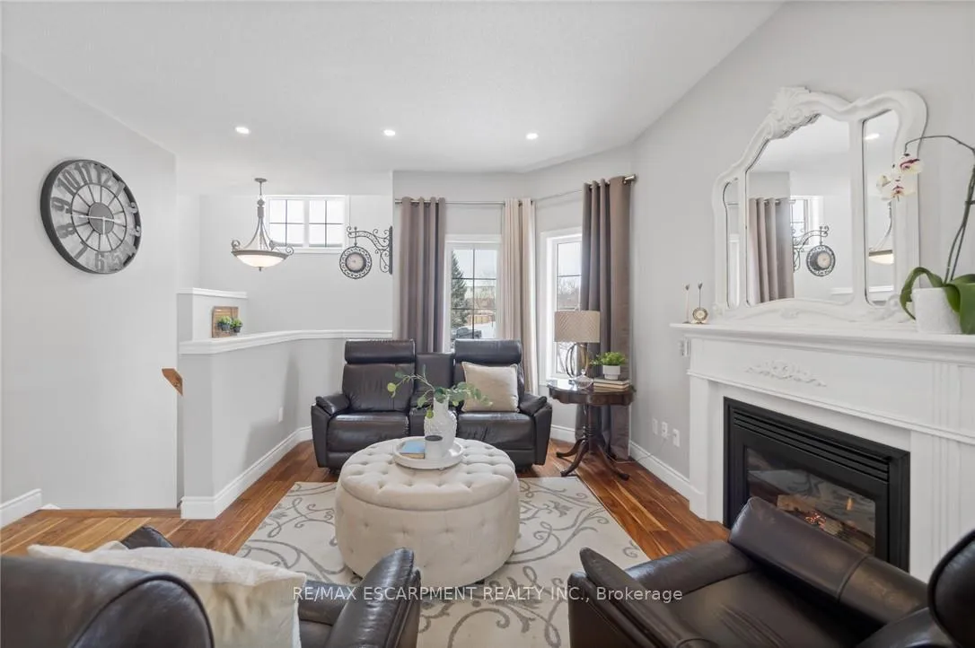 Photo 9 of 46 Pentland Road, Hamilton, Waterdown — HOMEH
