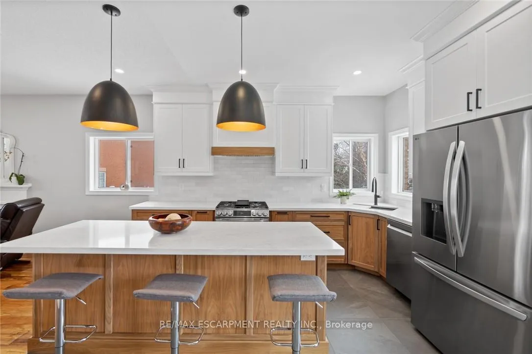 Photo 13 of 46 Pentland Road, Hamilton, Waterdown — HOMEH