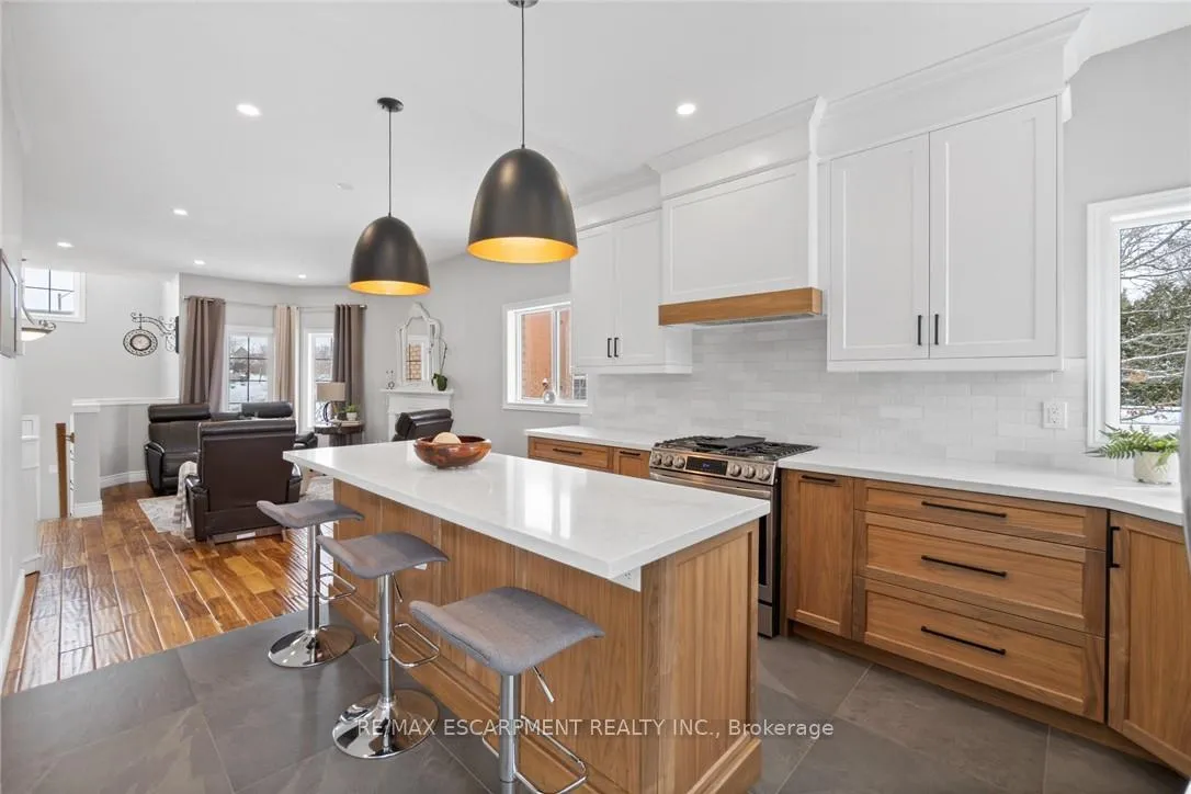 Photo 14 of 46 Pentland Road, Hamilton, Waterdown — HOMEH