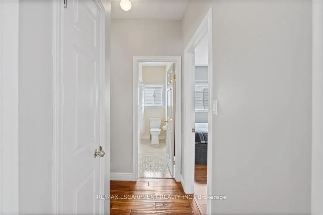 Photo 17 of 46 Pentland Road, Hamilton, Waterdown — HOMEH