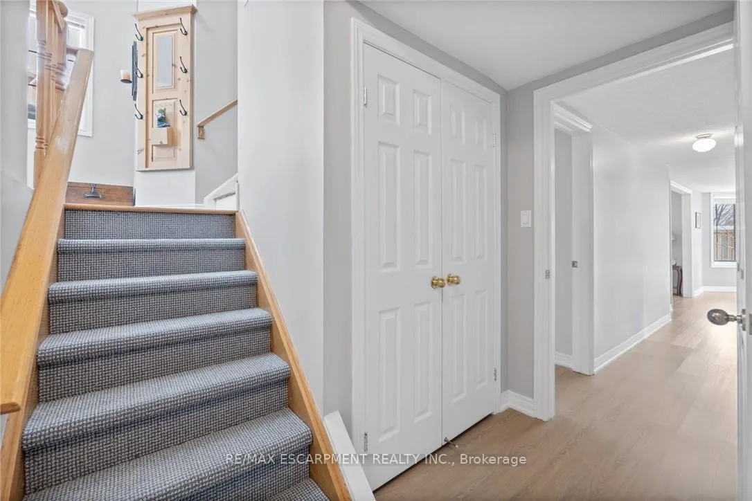 Photo 27 of 46 Pentland Road, Hamilton, Waterdown — HOMEH