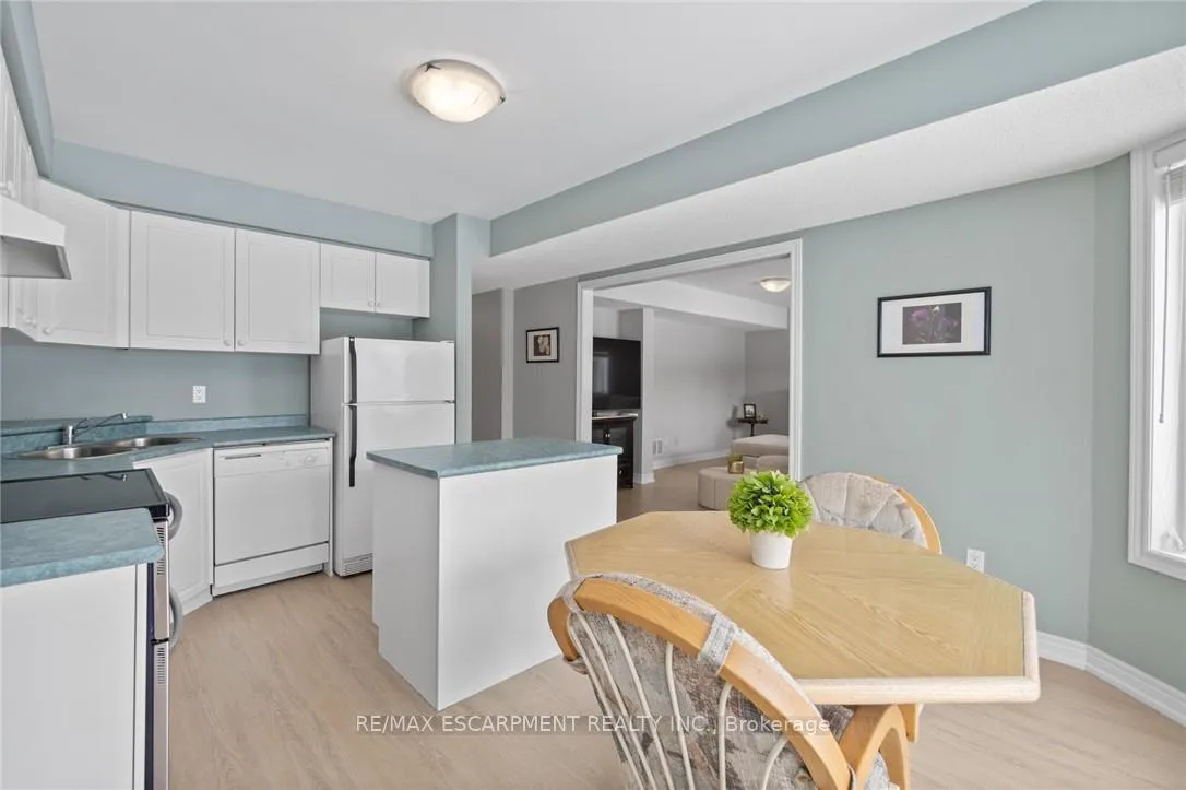 Photo 30 of 46 Pentland Road, Hamilton, Waterdown — HOMEH