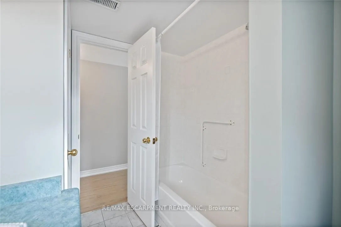 Photo 35 of 46 Pentland Road, Hamilton, Waterdown — HOMEH
