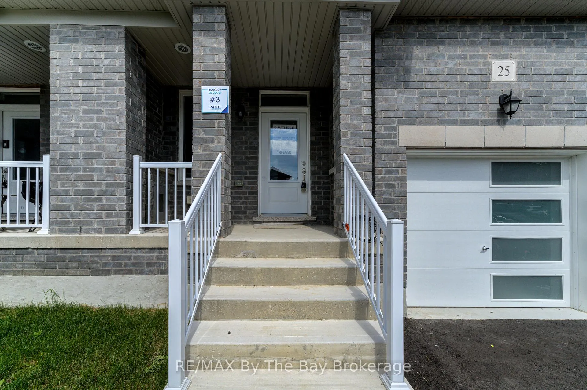 Photo 2 of 25 Lisa Street, Wasaga Beach — HOMEH