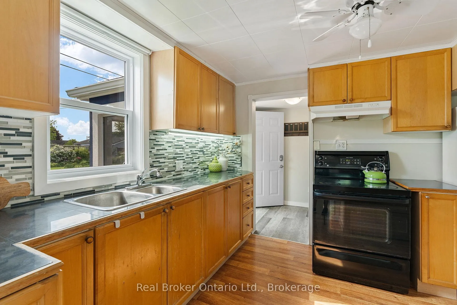 Photo 11 of 61 Jane Street, Haldimand — HOMEH