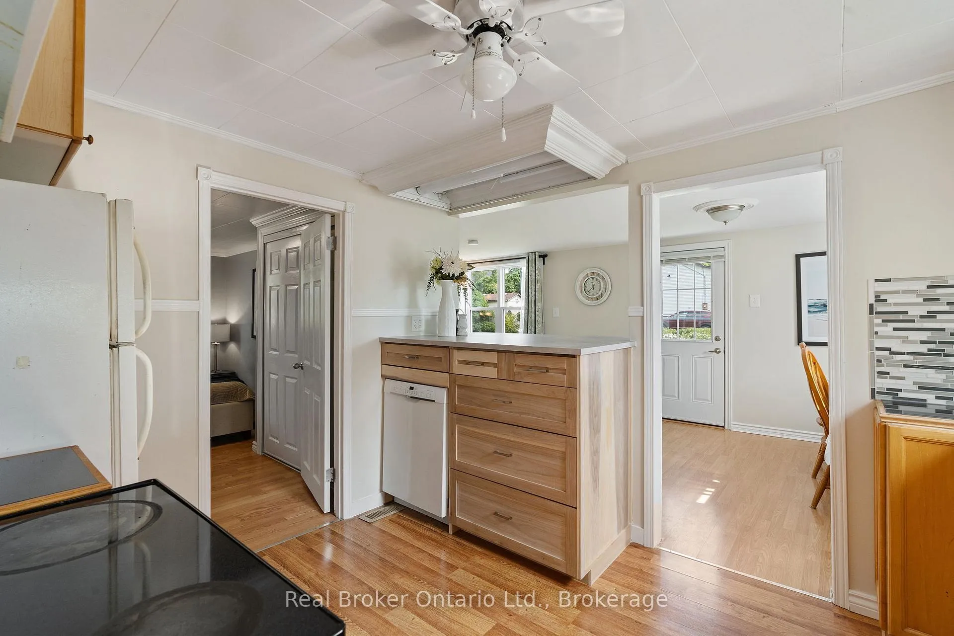 Photo 13 of 61 Jane Street, Haldimand — HOMEH