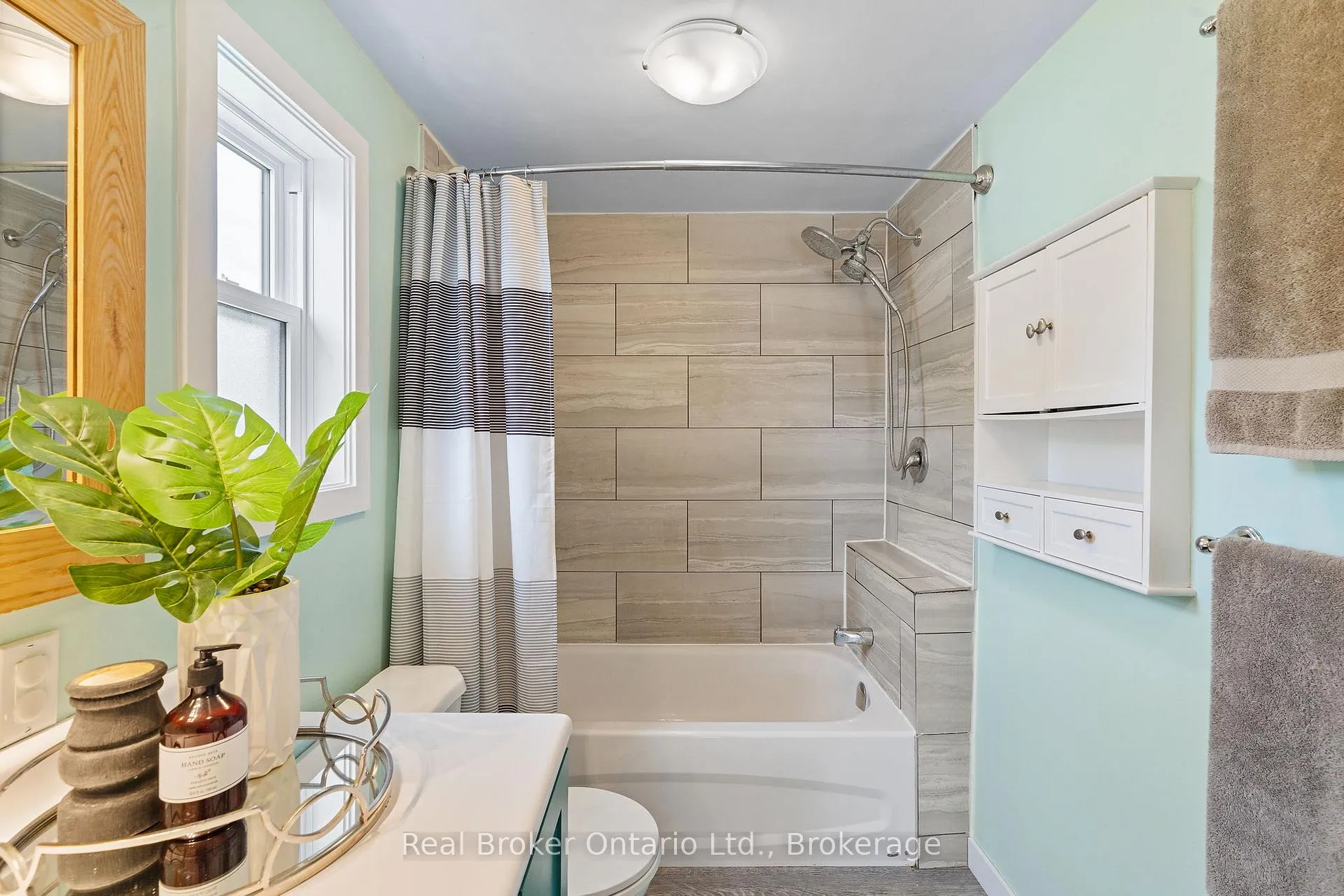Photo 16 of 61 Jane Street, Haldimand — HOMEH