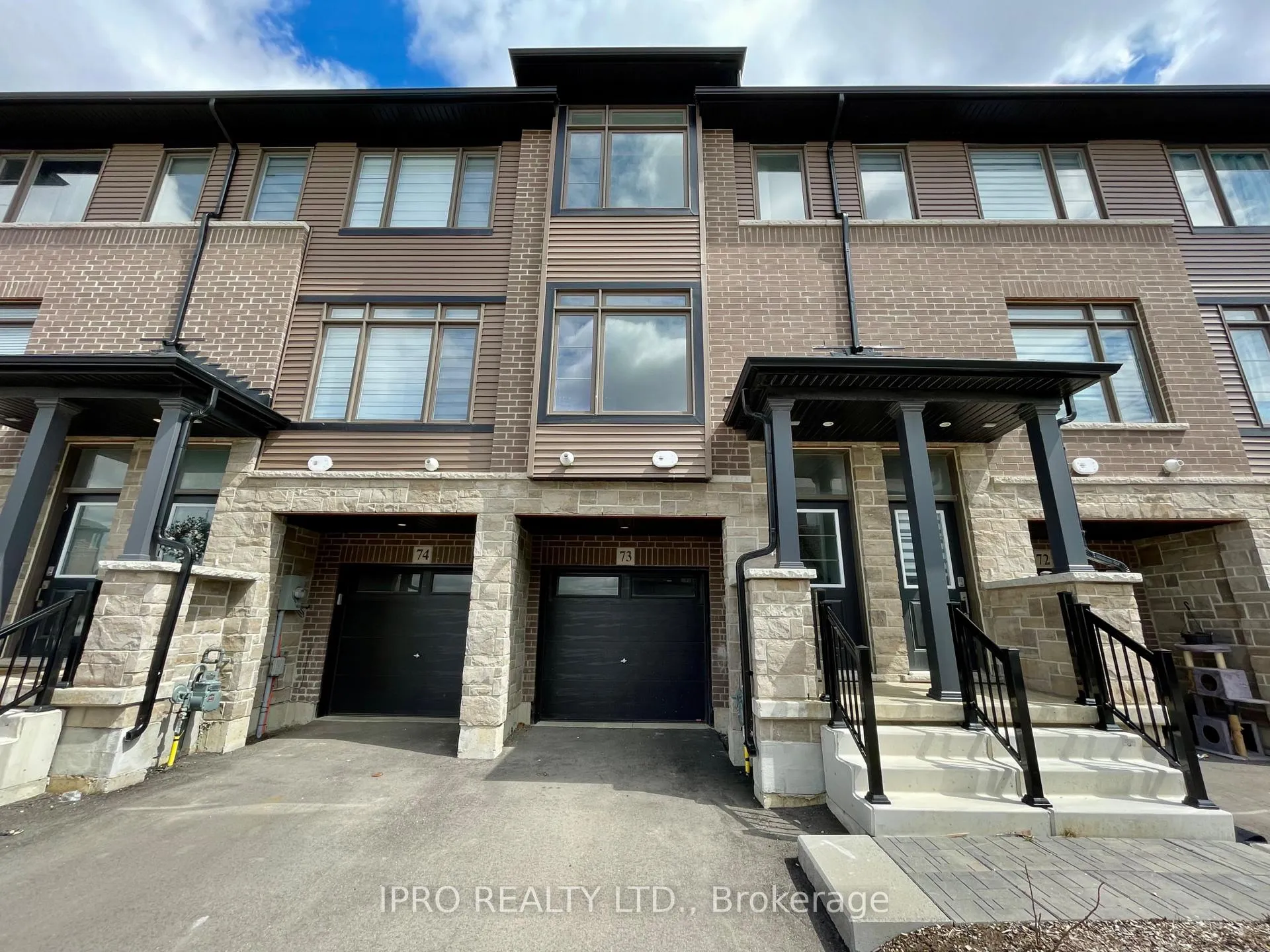 Photo 1 of Unit 73, 120 Court Drive, Brant, Paris — HOMEH