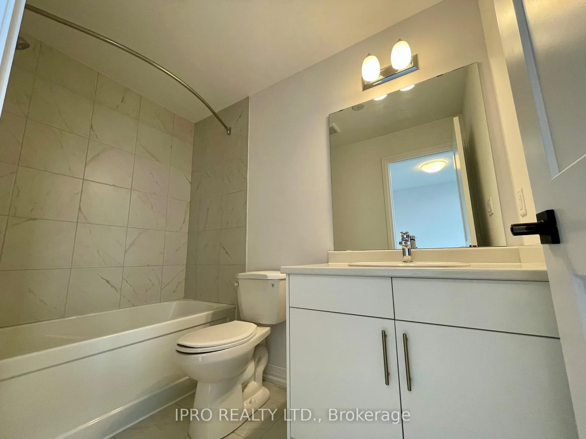 Photo 31 of Unit 73, 120 Court Drive, Brant, Paris — HOMEH