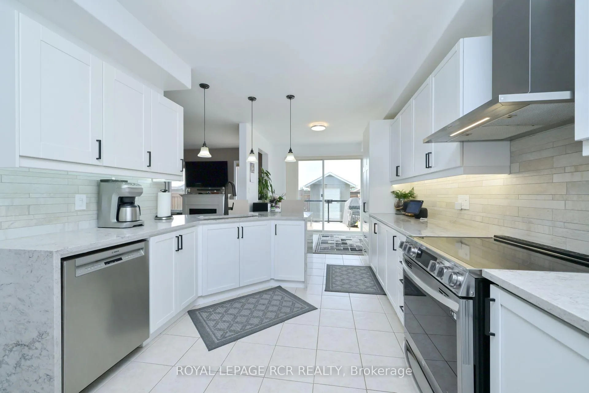 Photo 5 of 14 Holt Drive, New Tecumseth, Alliston — HOMEH
