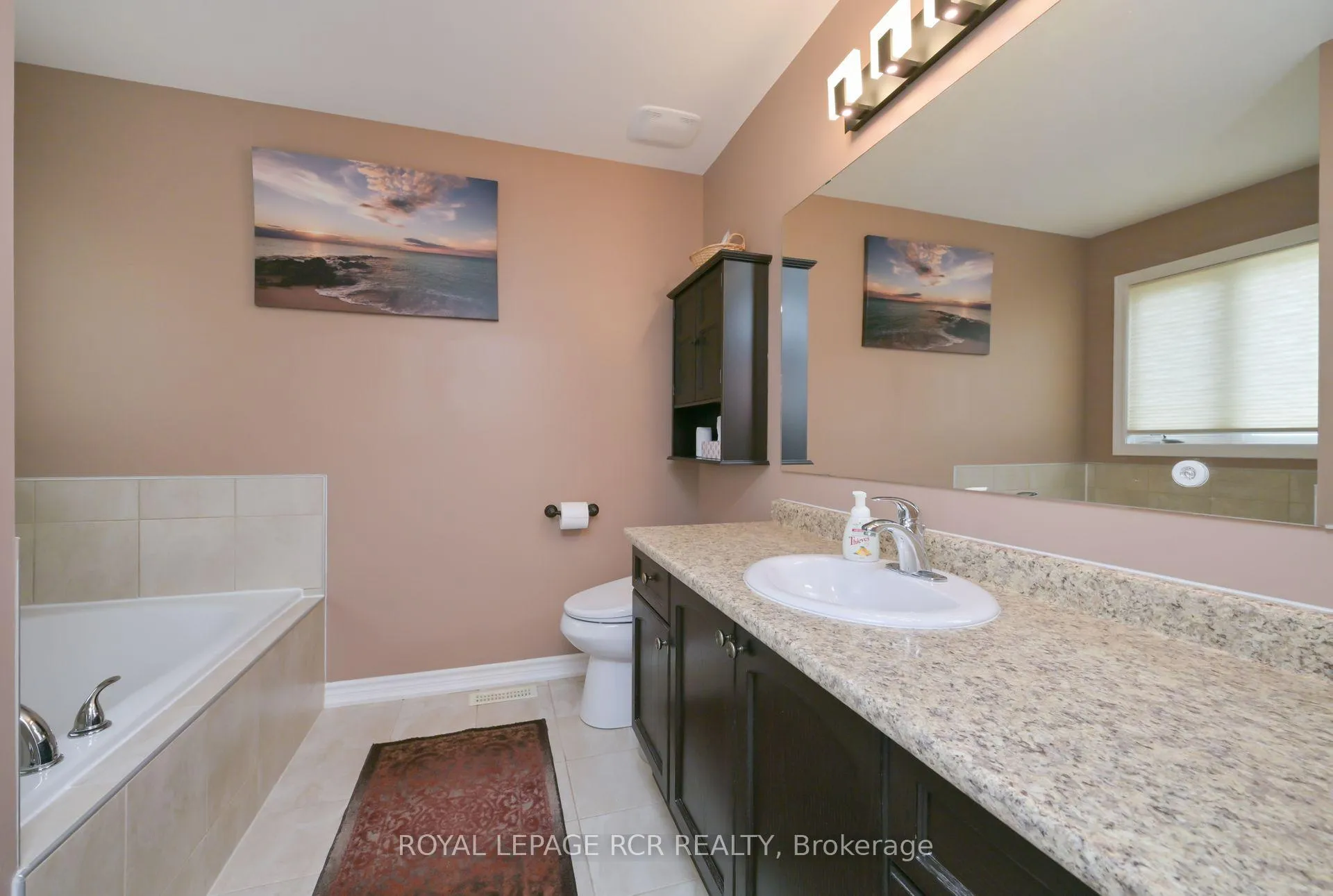 Photo 18 of 14 Holt Drive, New Tecumseth, Alliston — HOMEH