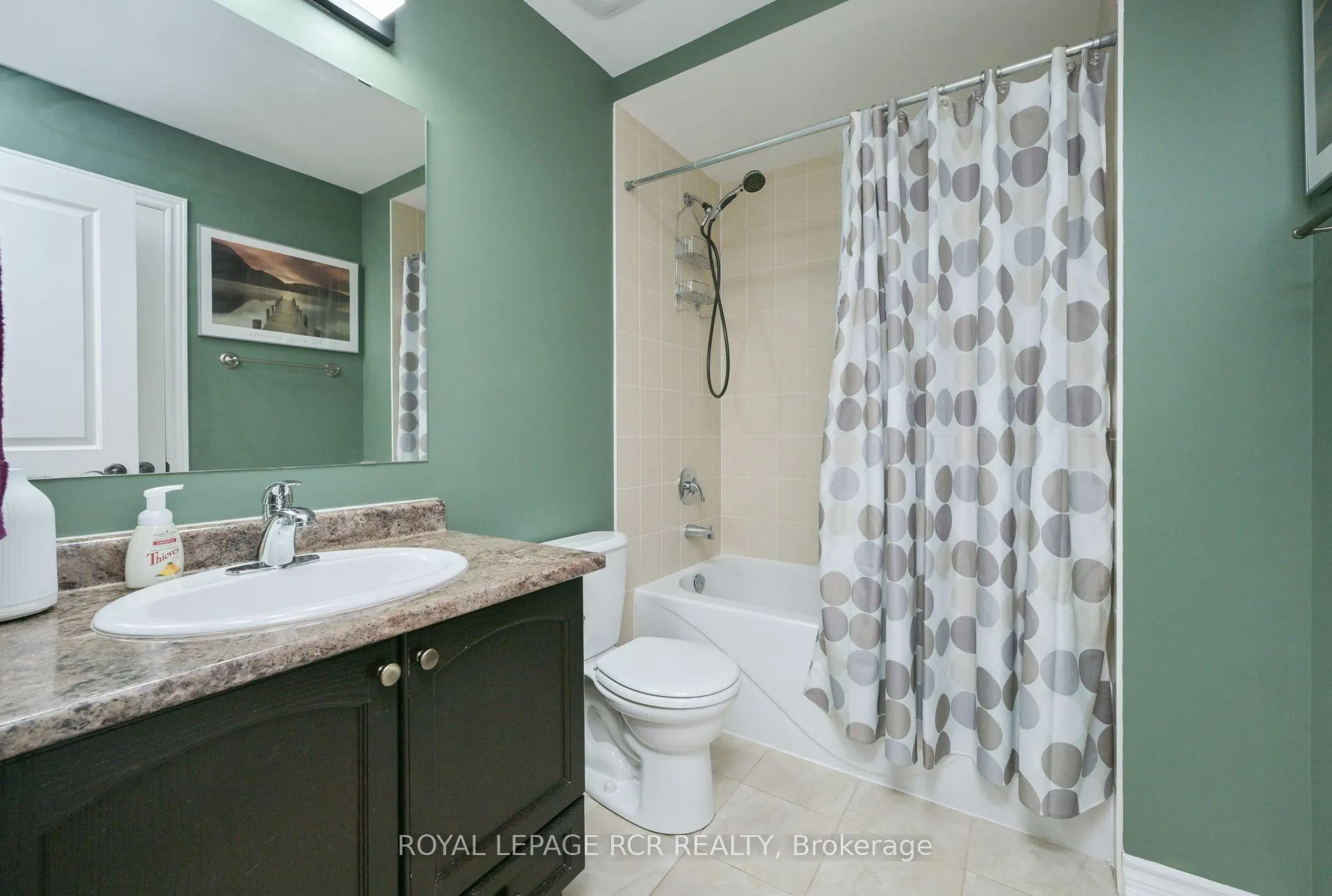 Photo 21 of 14 Holt Drive, New Tecumseth, Alliston — HOMEH