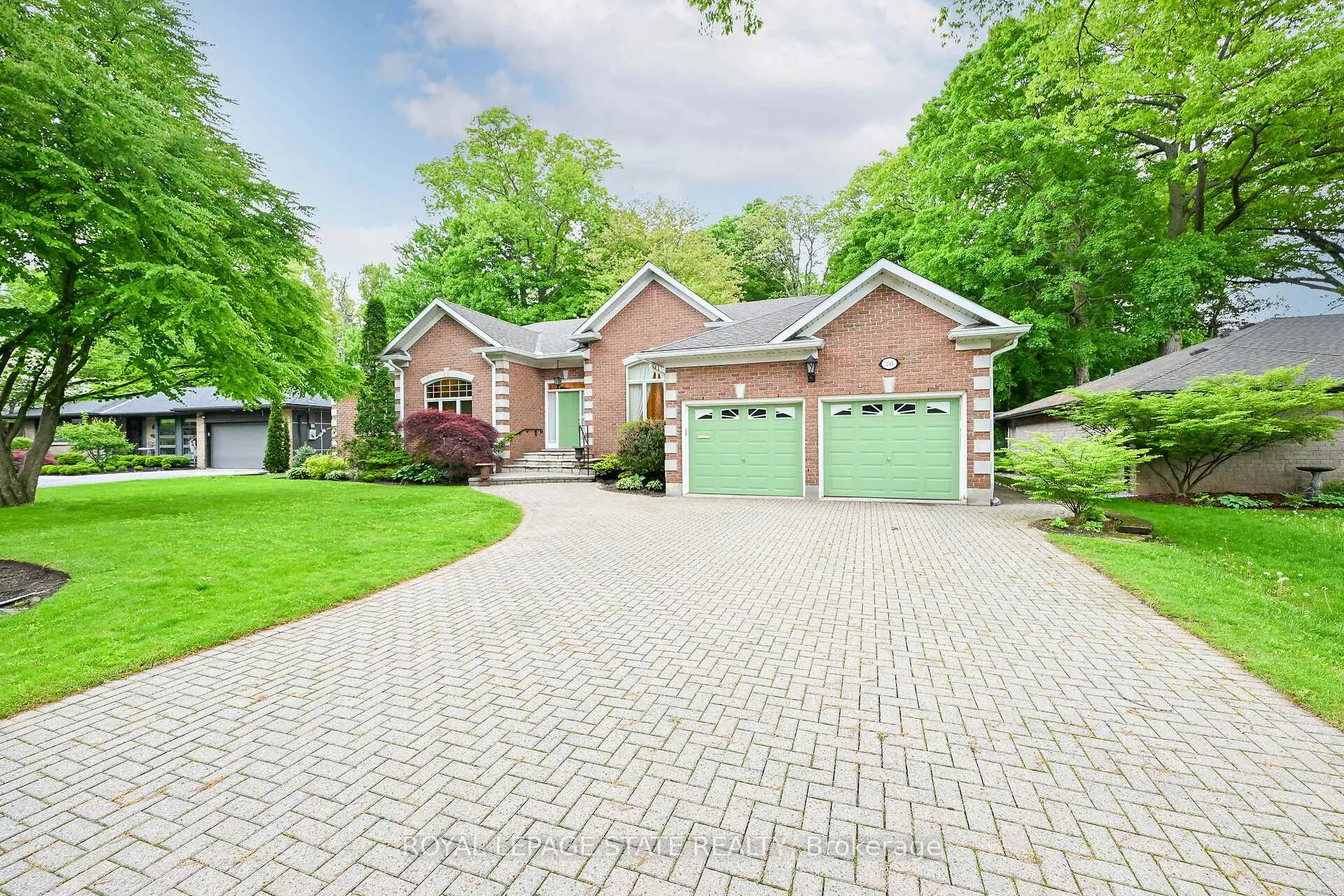 Photo 1 of 253 Robina Road, Hamilton, Ancaster — HOMEH