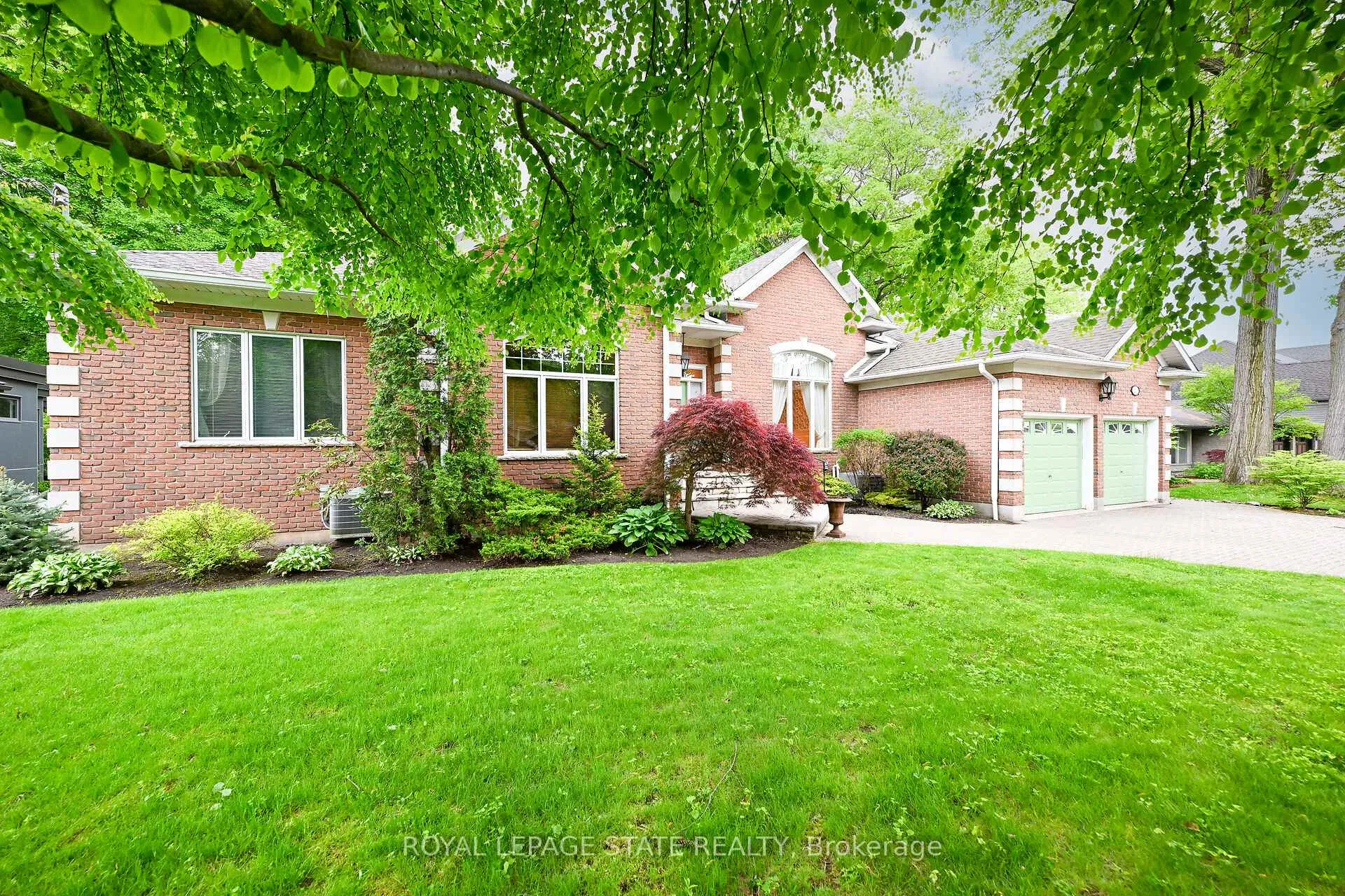 Photo 3 of 253 Robina Road, Hamilton, Ancaster — HOMEH